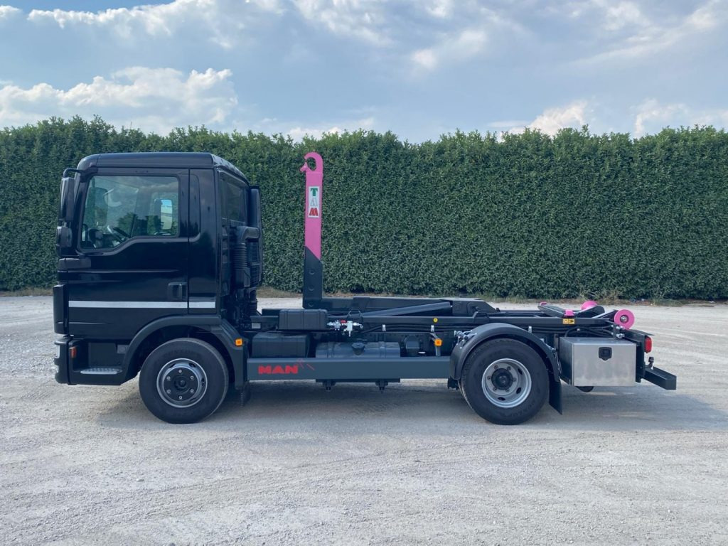 MAN TGL 12.220 CON SCARRABILE NUOVO - משאית הרמת וו: תמונה 4 MAN TGL 12.220 CON SCARRABILE NUOVO - משאית הרמת וו: תמונה 4