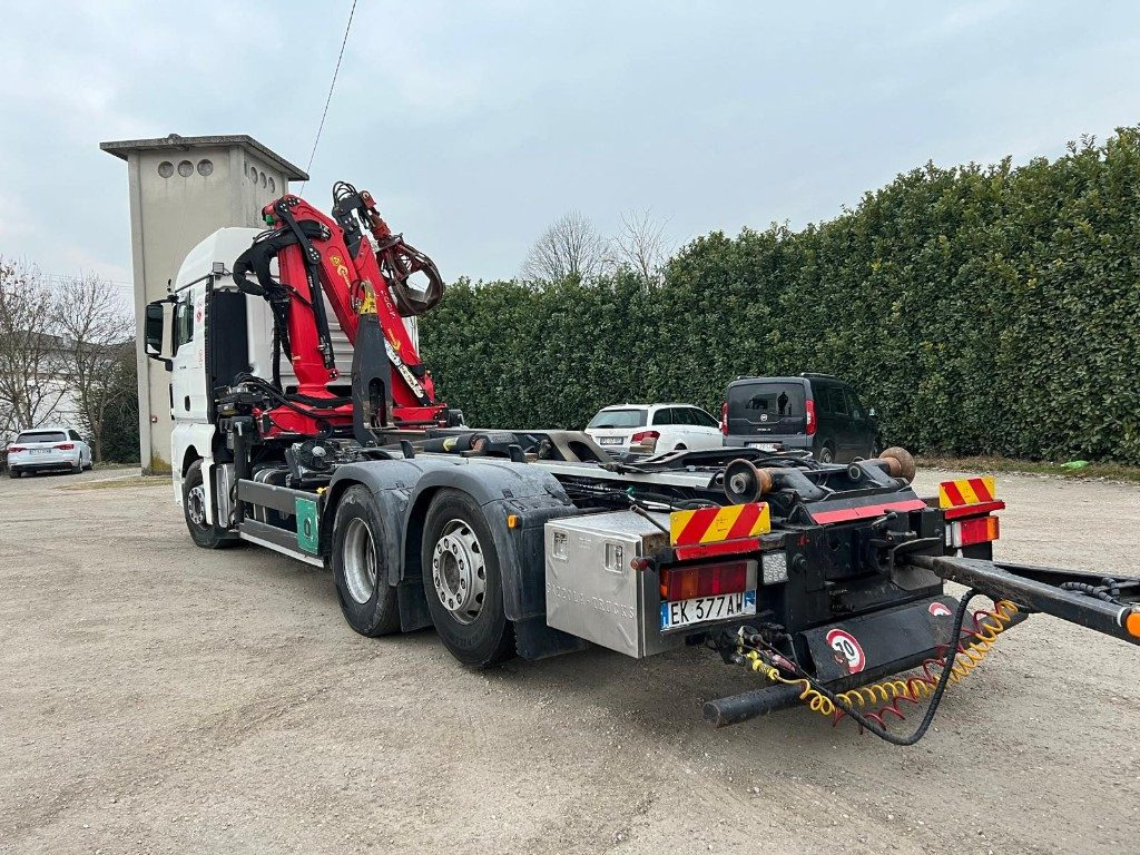 MAN TGX 26.480 SCARRABILE CON GRU - משאית הרמת וו: תמונה 5 MAN TGX 26.480 SCARRABILE CON GRU - משאית הרמת וו: תמונה 5