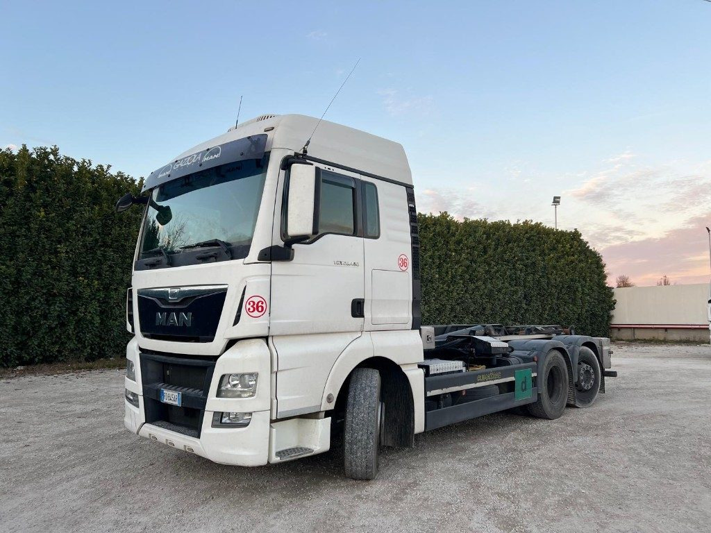 MAN TGX 26.480 USATO SCARRABILE - משאית הרמת וו: תמונה 1 MAN TGX 26.480 USATO SCARRABILE - משאית הרמת וו: תמונה 1