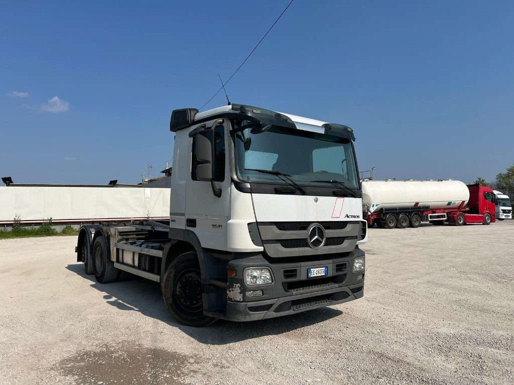 MERCEDES-BENZ MERCEDES ACTROS 25.41 SCARRABILE - משאית הרמת וו: תמונה 2 MERCEDES-BENZ MERCEDES ACTROS 25.41 SCARRABILE - משאית הרמת וו: תמונה 2