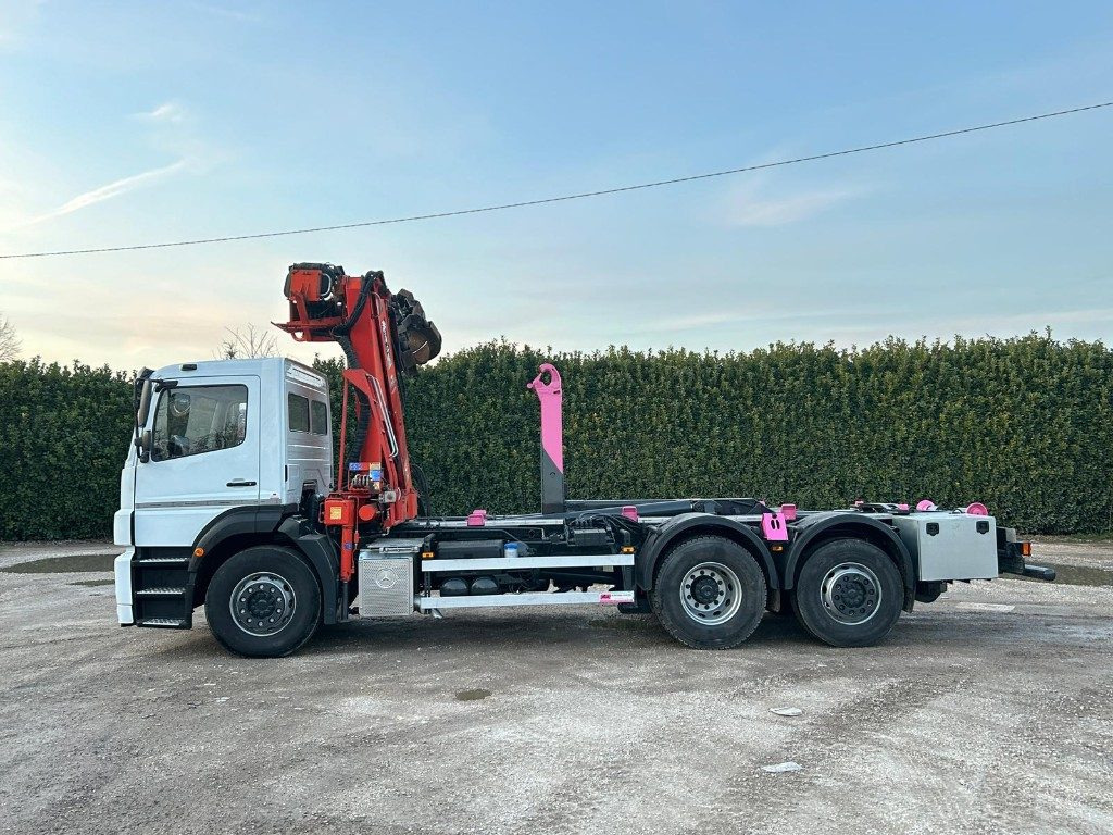 MERCEDES-BENZ MERCEDES AXOR 2533 SCARRABILE CON GRU E POLIPO - משאית הרמת וו: תמונה 5 MERCEDES-BENZ MERCEDES AXOR 2533 SCARRABILE CON GRU E POLIPO - משאית הרמת וו: תמונה 5