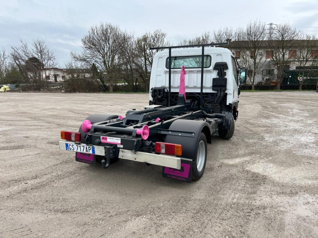 MITSUBISHI CANTER 3.0 SCARRABILE - משאית הרמת וו: תמונה 5 MITSUBISHI CANTER 3.0 SCARRABILE - משאית הרמת וו: תמונה 5