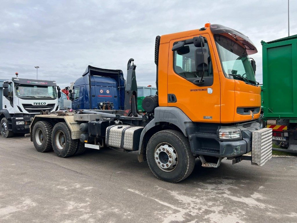 RENAULT KERAX 320 SCARRABILE - משאית הרמת וו: תמונה 2 RENAULT KERAX 320 SCARRABILE - משאית הרמת וו: תמונה 2