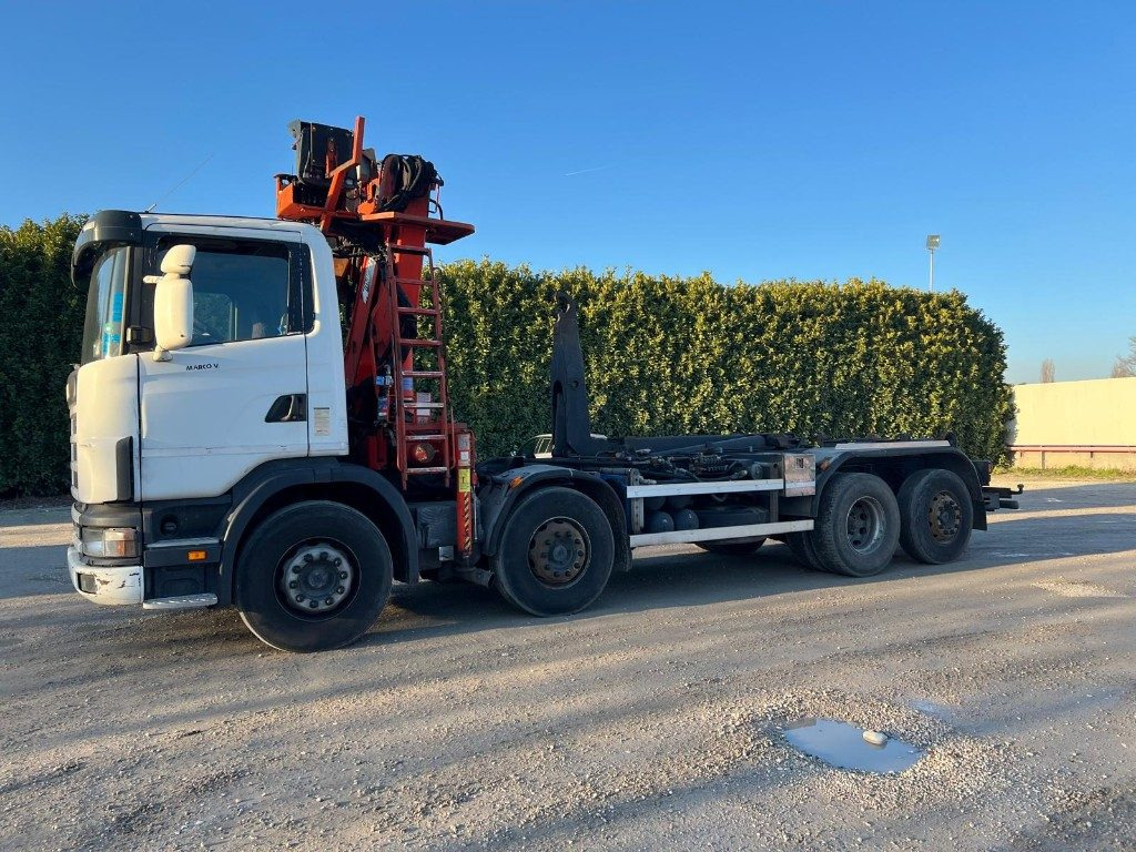 SCANIA CV R124 SCARRABILE CON GRU E POLIPO - משאית הרמת וו: תמונה 2 SCANIA CV R124 SCARRABILE CON GRU E POLIPO - משאית הרמת וו: תמונה 2