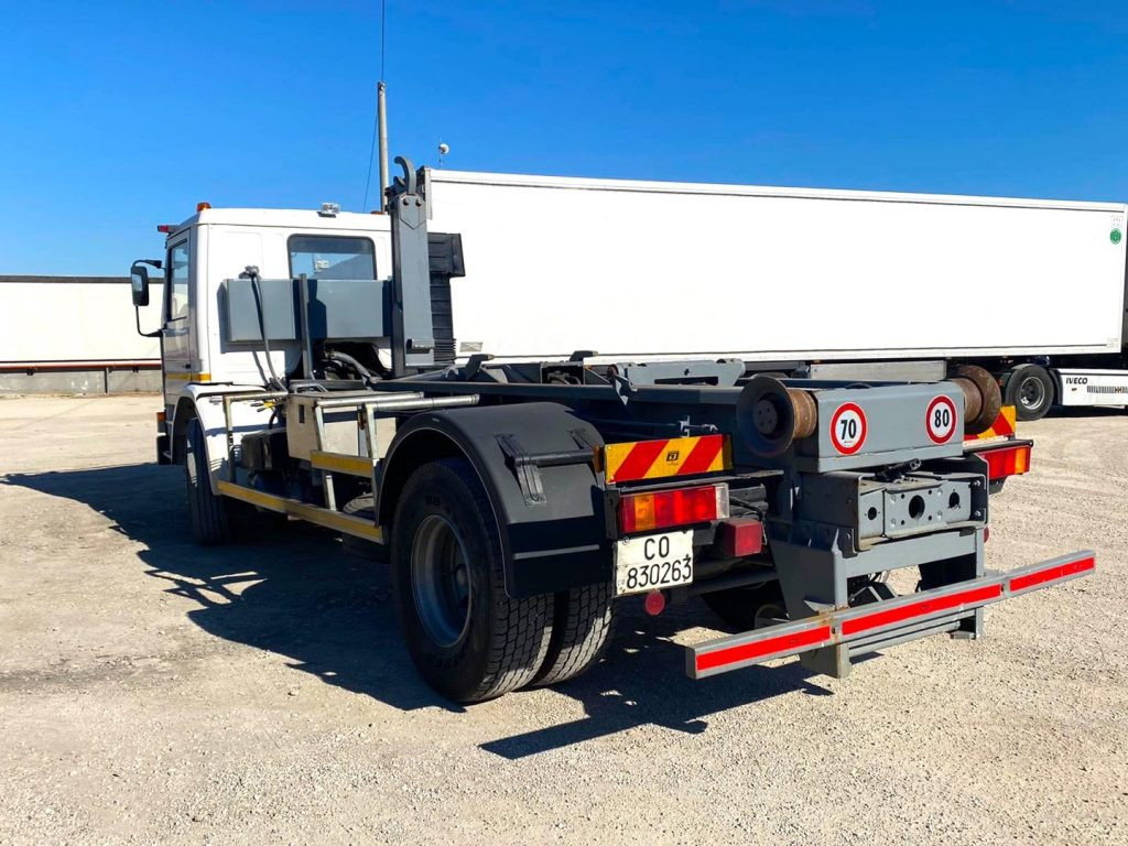 SCANIA H82 SCARRABILE BALESTRATO ANTERIORE E POSTE - משאית הרמת וו: תמונה 5 SCANIA H82 SCARRABILE BALESTRATO ANTERIORE E POSTE - משאית הרמת וו: תמונה 5