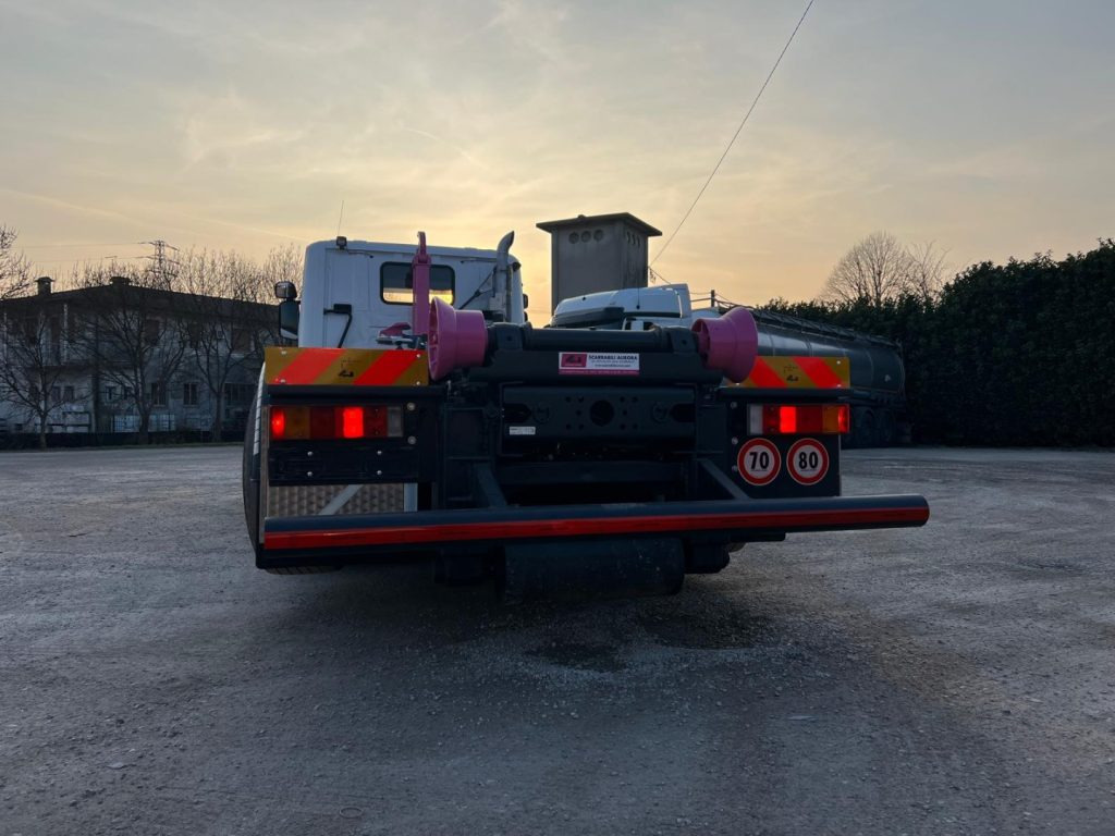 SCANIA P410 SCARRABILE CON RIDUTTORE AI MOZZI - משאית הרמת וו: תמונה 5 SCANIA P410 SCARRABILE CON RIDUTTORE AI MOZZI - משאית הרמת וו: תמונה 5