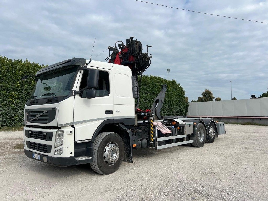 VOLVO FM11.450 SCARRABILE CON GRU - משאית הרמת וו: תמונה 1 VOLVO FM11.450 SCARRABILE CON GRU - משאית הרמת וו: תמונה 1