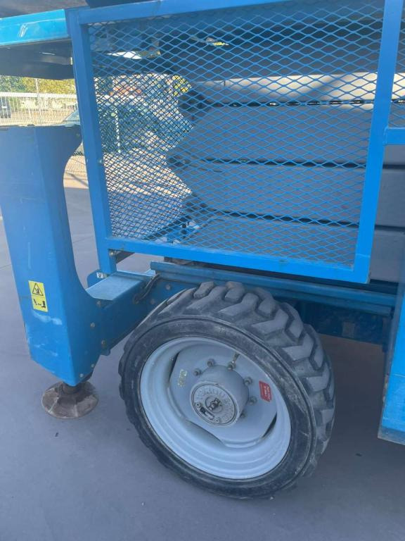 Genie GS-4390 - מעלית מספריים: תמונה 3 Genie GS-4390 - מעלית מספריים: תמונה 3