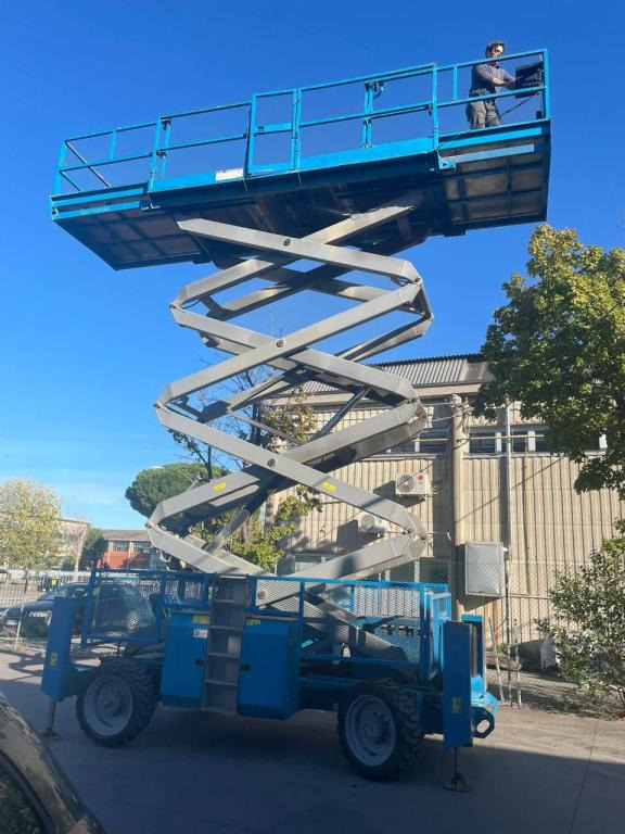 Genie GS-4390 - מעלית מספריים: תמונה 1 Genie GS-4390 - מעלית מספריים: תמונה 1