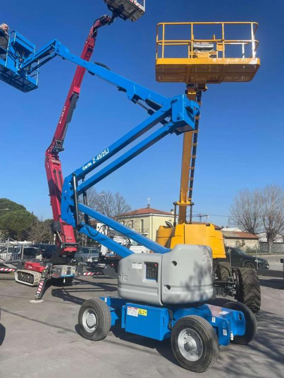 Genie Z45/25 - זרוע מרפקי: תמונה 1 Genie Z45/25 - זרוע מרפקי: תמונה 1