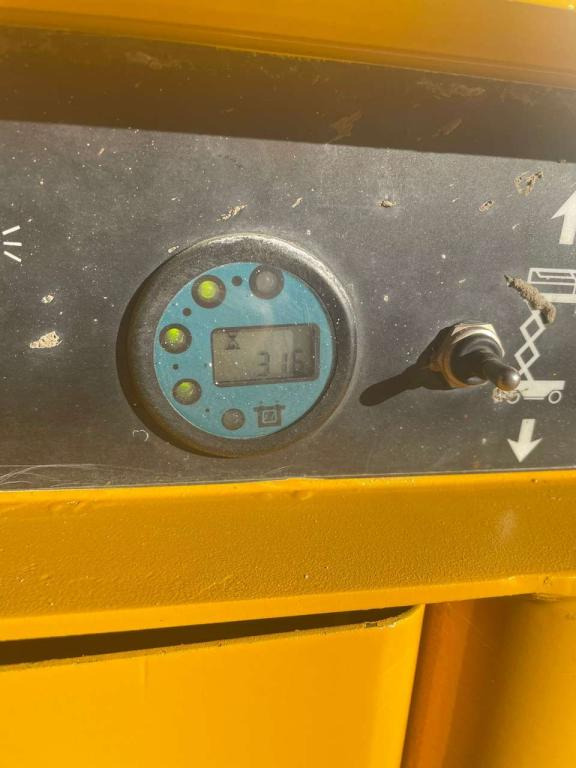 Haulotte COMPACT 10N - מעלית מספריים: תמונה 2 Haulotte COMPACT 10N - מעלית מספריים: תמונה 2