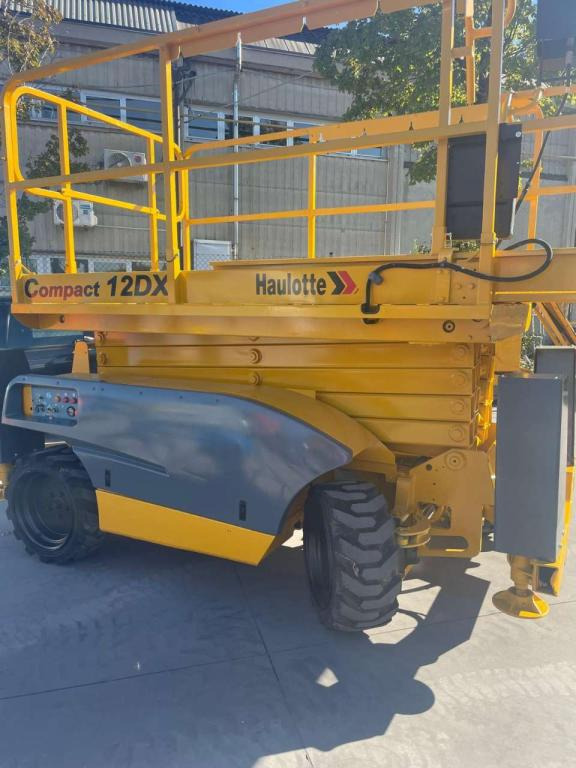 Haulotte COMPACT 12DX - מעלית מספריים: תמונה 3 Haulotte COMPACT 12DX - מעלית מספריים: תמונה 3