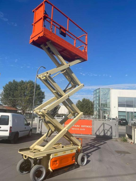 JLG 2032ES - מעלית מספריים: תמונה 1 JLG 2032ES - מעלית מספריים: תמונה 1