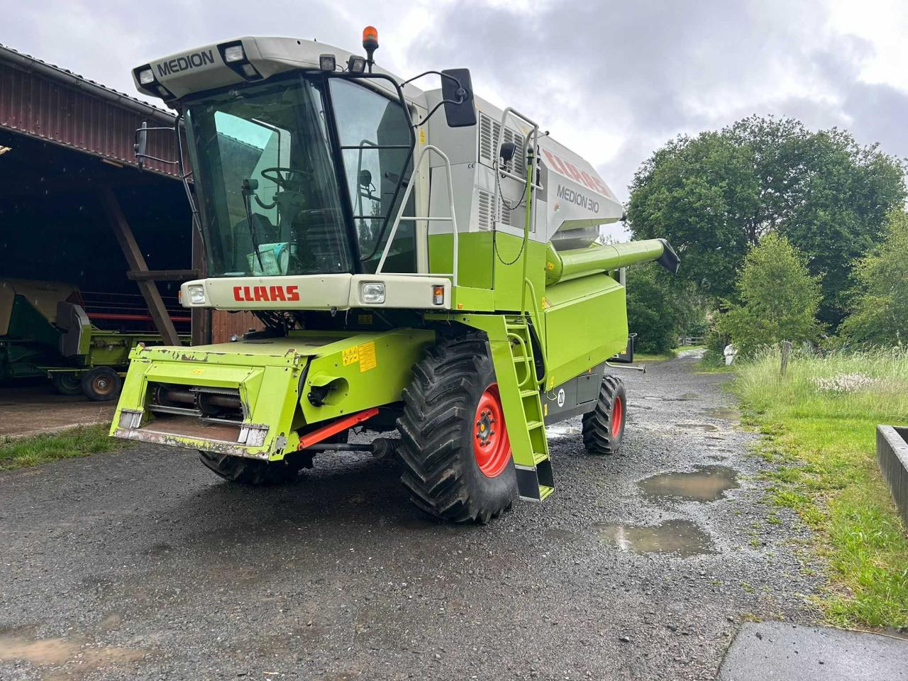 CLAAS Medion 310 - מקצרת קומבינה: תמונה 3 CLAAS Medion 310 - מקצרת קומבינה: תמונה 3