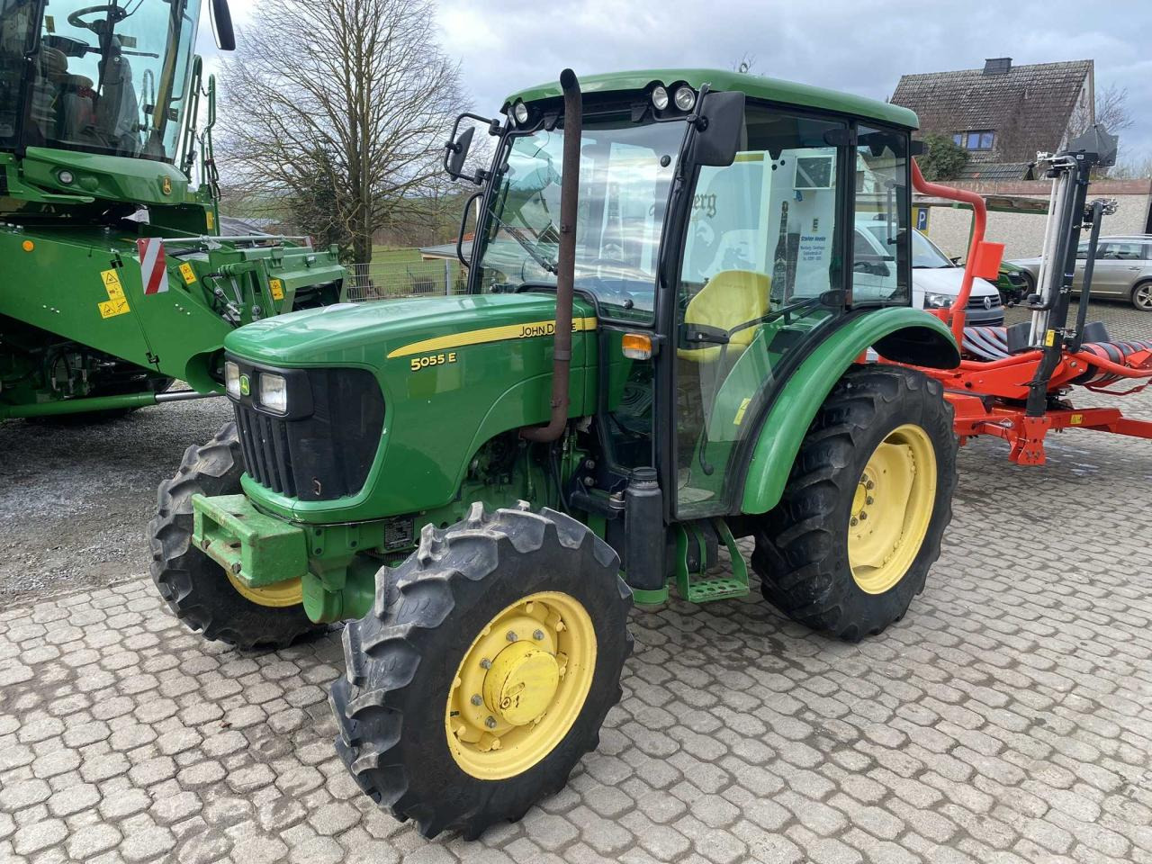 John Deere 5055E - טרקטור חקלאי: תמונה 2 John Deere 5055E - טרקטור חקלאי: תמונה 2