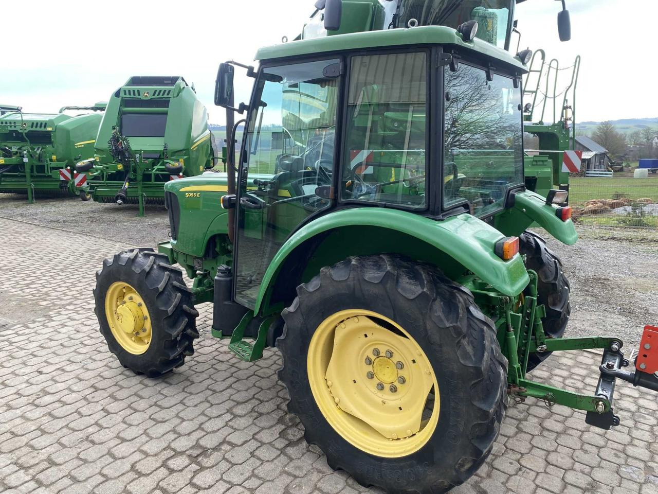 John Deere 5055E - טרקטור חקלאי: תמונה 5 John Deere 5055E - טרקטור חקלאי: תמונה 5