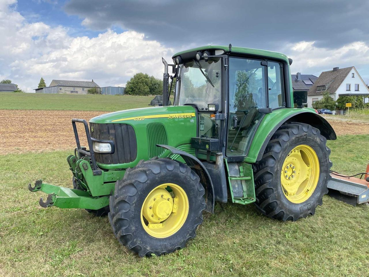 John Deere 6320 Premium - טרקטור חקלאי: תמונה 2 John Deere 6320 Premium - טרקטור חקלאי: תמונה 2
