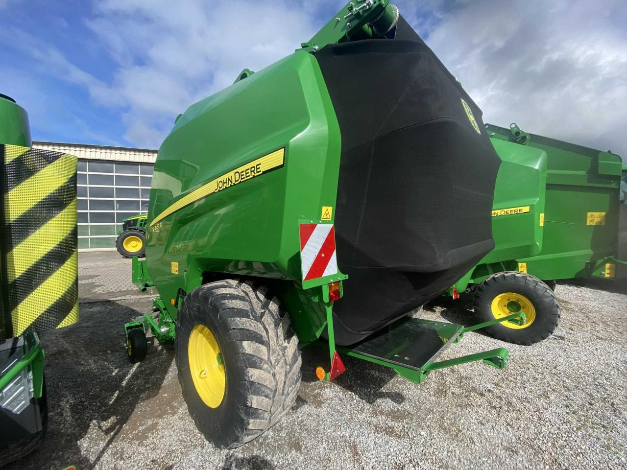 John Deere V461 R - 671 Bunde - מכונת צרור עגולה: תמונה 4 John Deere V461 R - 671 Bunde - מכונת צרור עגולה: תמונה 4