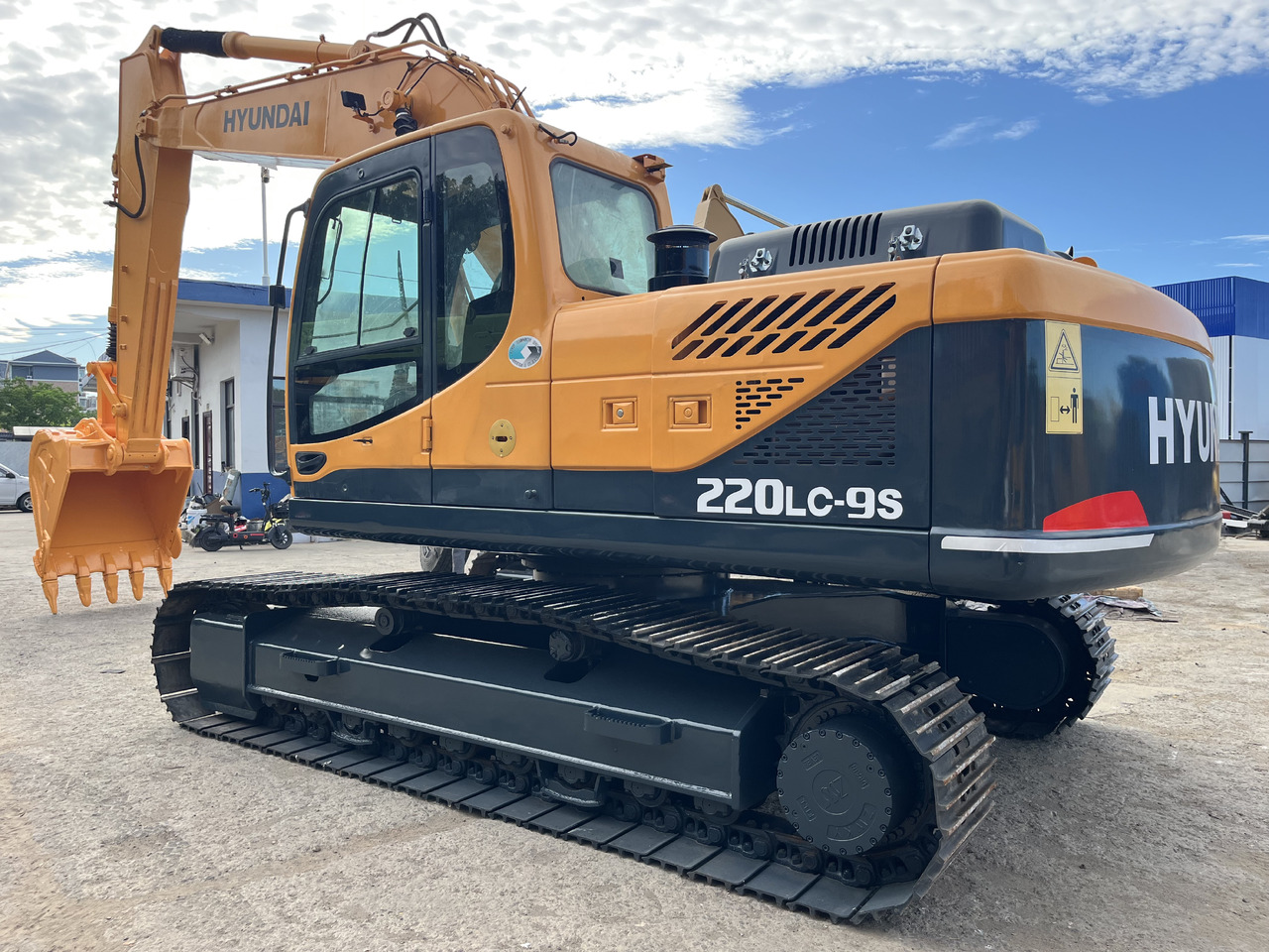 HYUNDAI 220lc-9s - מחפר סורק: תמונה 1 HYUNDAI 220lc-9s - מחפר סורק: תמונה 1