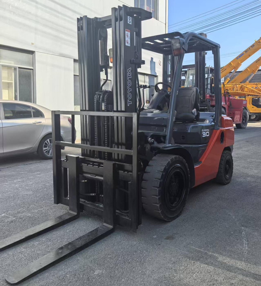 TOYOTA 8FD30 7FD30 FD50 FD100 Japan original 2.5ton 3Ton 3.5ton 5ton 7T 10t Used Diesel Forklift - מלגזת סולר: תמונה 3 TOYOTA 8FD30 7FD30 FD50 FD100 Japan original 2.5ton 3Ton 3.5ton 5ton 7T 10t Used Diesel Forklift - מלגזת סולר: תמונה 3