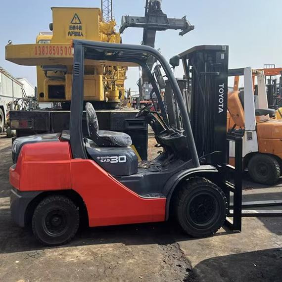 TOYOTA 8FD30 7FD30 FD50 FD100 Japan original 2.5ton 3Ton 3.5ton 5ton 7T 10t Used Diesel Forklift - מלגזת סולר: תמונה 2 TOYOTA 8FD30 7FD30 FD50 FD100 Japan original 2.5ton 3Ton 3.5ton 5ton 7T 10t Used Diesel Forklift - מלגזת סולר: תמונה 2