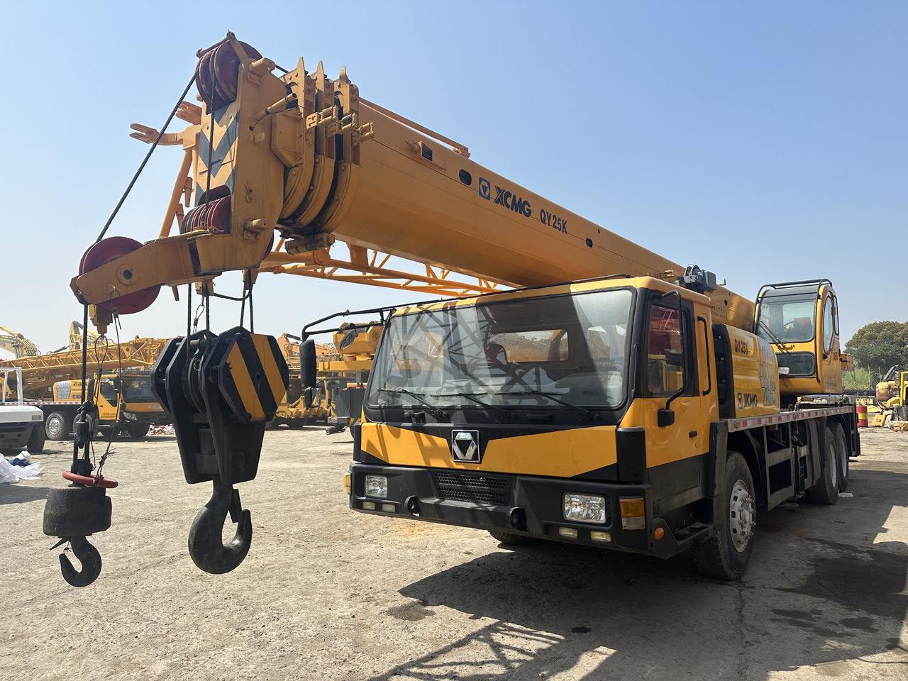 XCMG QY25K 25 ton truck crane - עגורן נייד: תמונה 1 XCMG QY25K 25 ton truck crane - עגורן נייד: תמונה 1