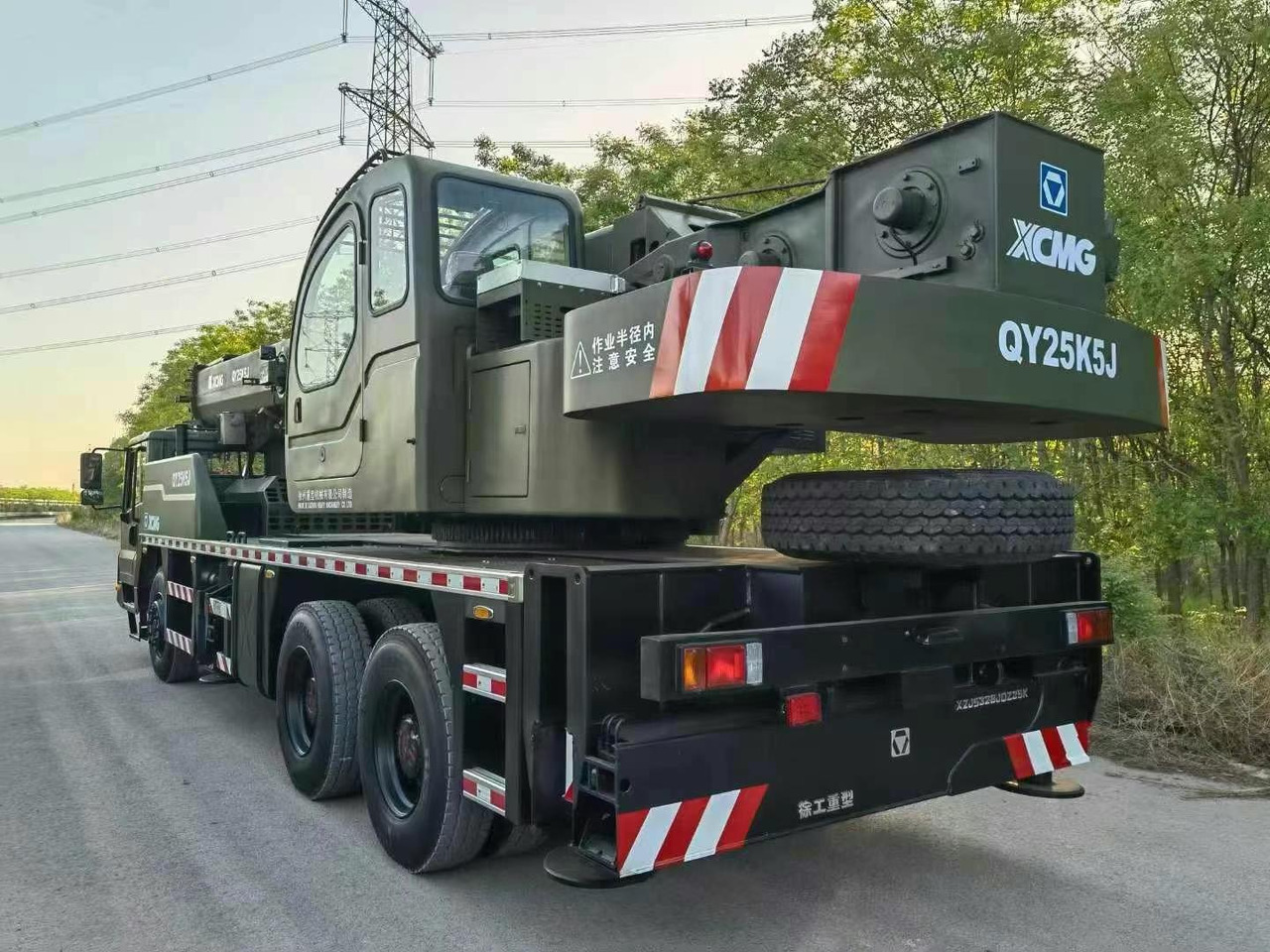 XCMG QY25K5-1 25 ton truck crane - עגורן נייד: תמונה 3 XCMG QY25K5-1 25 ton truck crane - עגורן נייד: תמונה 3