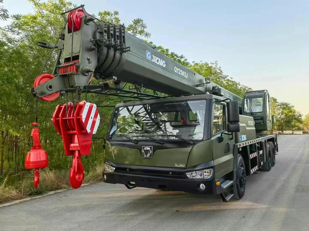 XCMG QY25K5-1 25 ton truck crane - עגורן נייד: תמונה 1 XCMG QY25K5-1 25 ton truck crane - עגורן נייד: תמונה 1