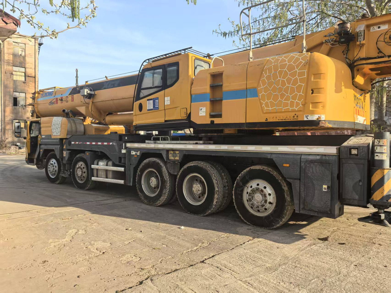 XCMG XCT100L6 - עגורן נייד: תמונה 3 XCMG XCT100L6 - עגורן נייד: תמונה 3