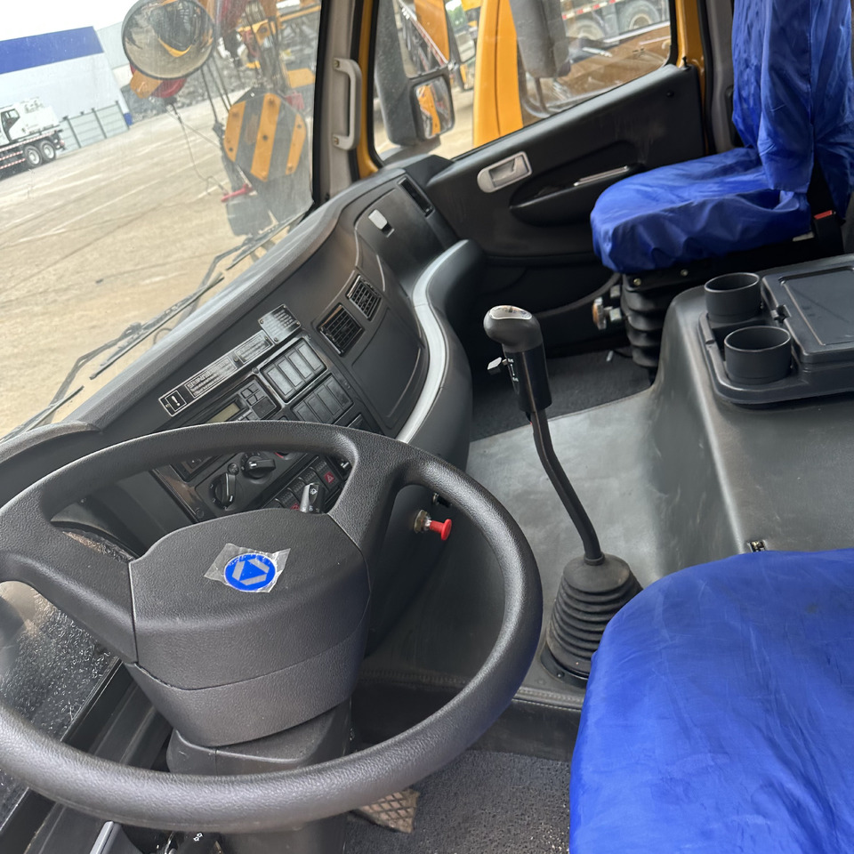 XCMG XCT25L5 QY25K5D QY25K5C QY25K5-I 25ton Used crane - עגורן נייד: תמונה 5 XCMG XCT25L5 QY25K5D QY25K5C QY25K5-I 25ton Used crane - עגורן נייד: תמונה 5