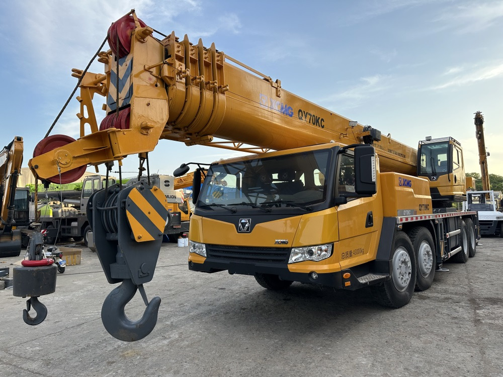 XCMG qy70kc xct75 qy75kc 70ton 75 ton 80 ton 85 ton 90 ton 100 ton 110 ton 130 ton truck crane - עגורן נייד: תמונה 1 XCMG qy70kc xct75 qy75kc 70ton 75 ton 80 ton 85 ton 90 ton 100 ton 110 ton 130 ton truck crane - עגורן נייד: תמונה 1