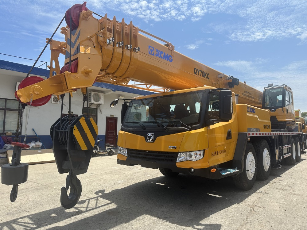 XCMG qy70kc xct75 qy75kc 75 ton truck crane - עגורן נייד: תמונה 1 XCMG qy70kc xct75 qy75kc 75 ton truck crane - עגורן נייד: תמונה 1