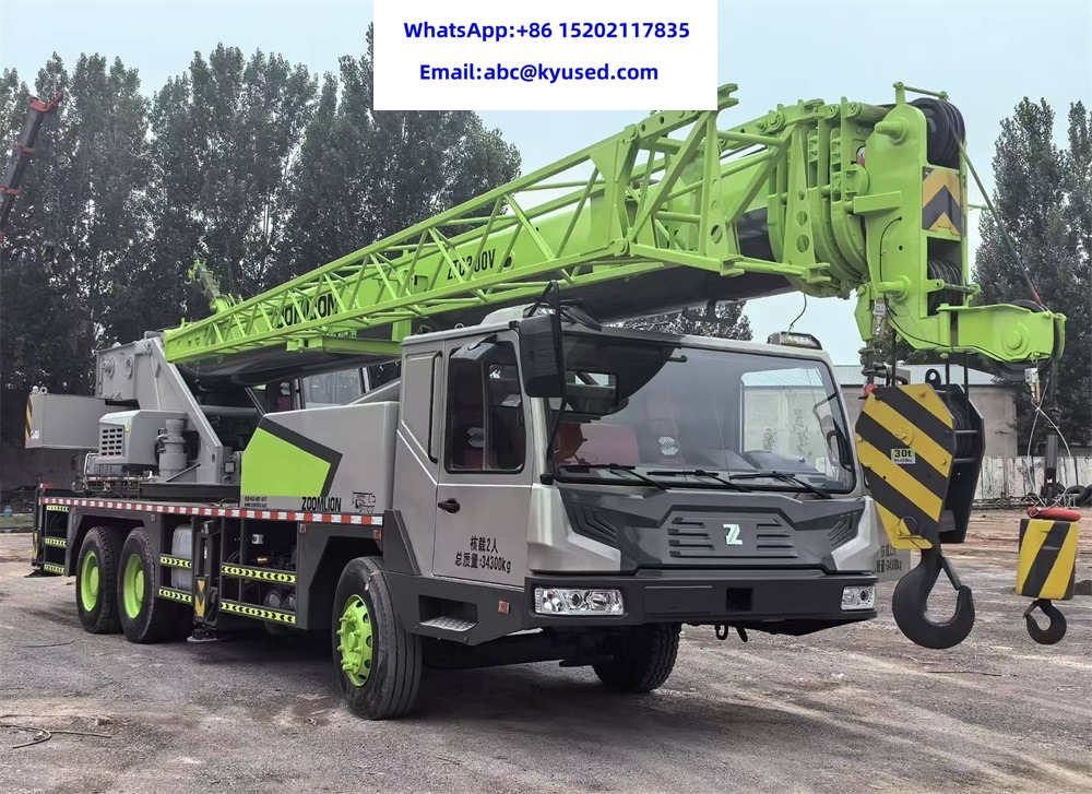ZOOMLION ZTC300V 30ton - עגורן נייד: תמונה 2 ZOOMLION ZTC300V 30ton - עגורן נייד: תמונה 2