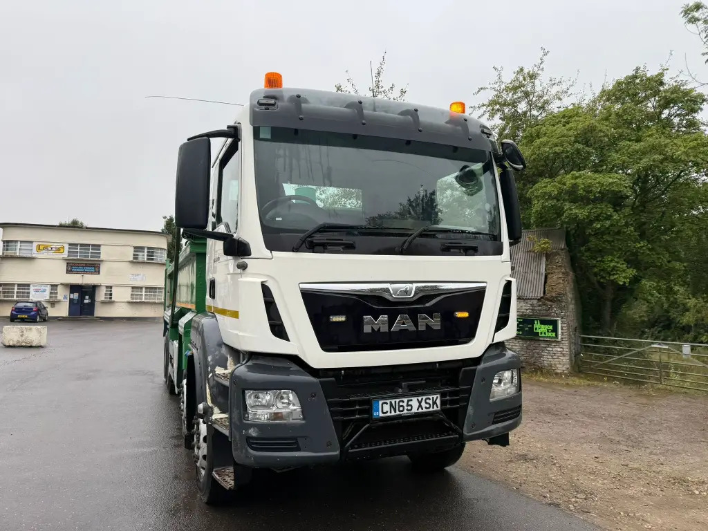 MAN TGS 35.400 8x4 Tipper - RHD (XSK) - מזהיר: תמונה 2 MAN TGS 35.400 8x4 Tipper - RHD (XSK) - מזהיר: תמונה 2