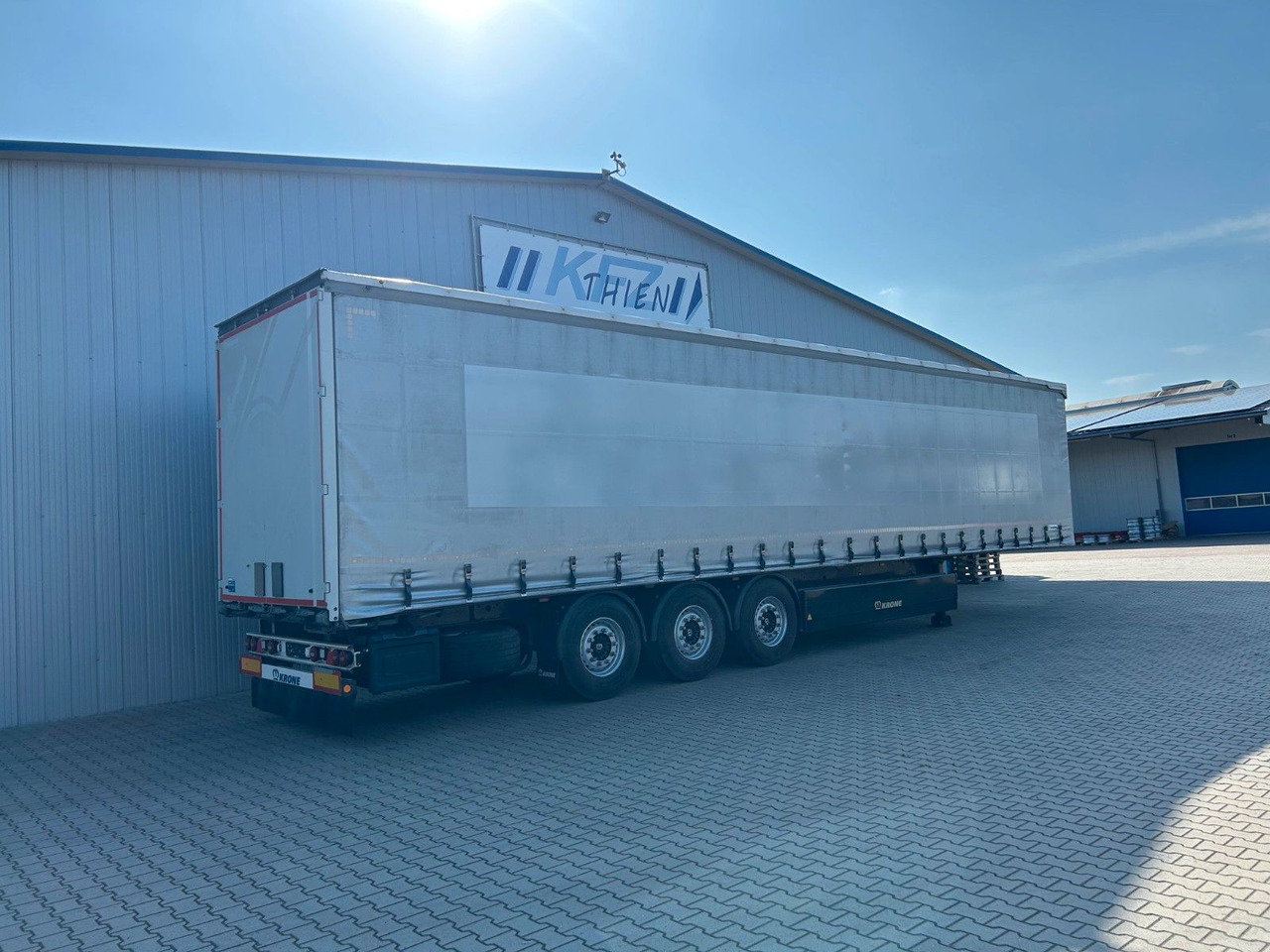 Krone SDP27 | Liftachse, Palettenkasten, Iceprotect - סמיטריילר עם וילונות צד: תמונה 5 Krone SDP27 | Liftachse, Palettenkasten, Iceprotect - סמיטריילר עם וילונות צד: תמונה 5