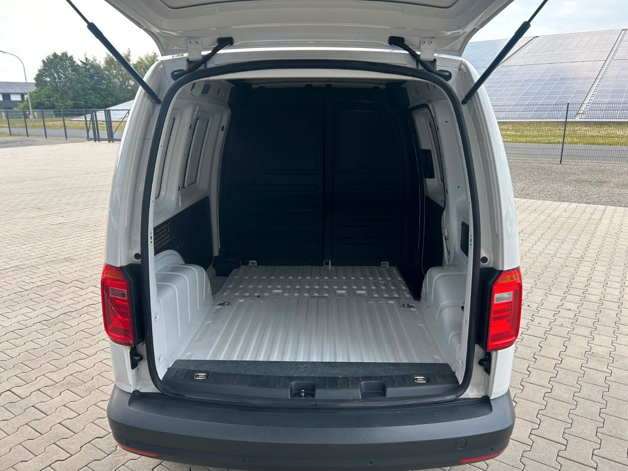 Volkswagen Caddy Kasten | Klima, Navi - כלי רכב מסחרי לנוסעים: תמונה 4 Volkswagen Caddy Kasten | Klima, Navi - כלי רכב מסחרי לנוסעים: תמונה 4