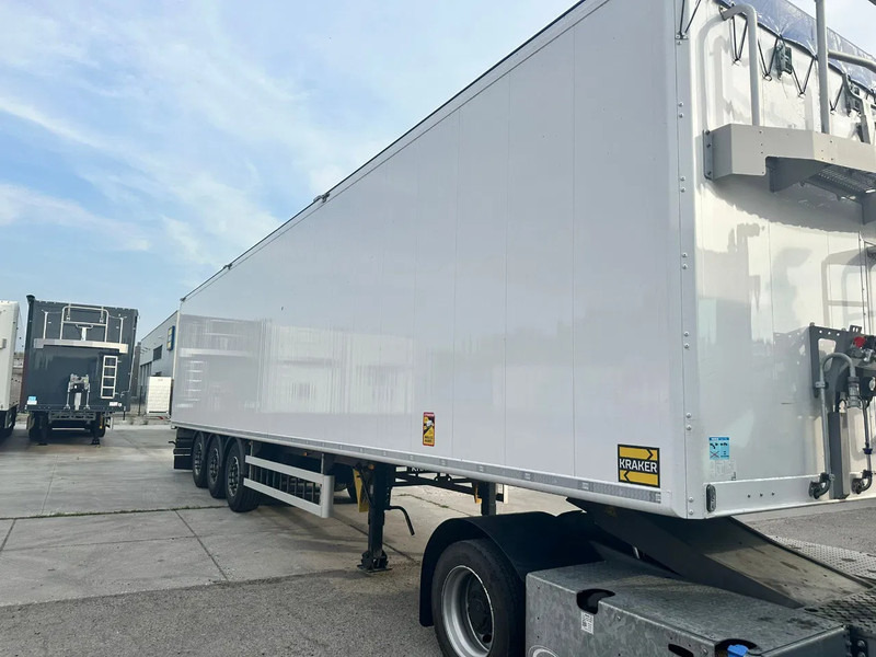 Kraker 92 M3 10mm floor - סמיטריילר עם רצפת הליכה: תמונה 1 Kraker 92 M3 10mm floor - סמיטריילר עם רצפת הליכה: תמונה 1