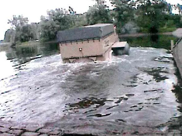 משאית EWK "BISON" (PROTOTYPE) AMPHIBIOUS MULTI PURPOSE TRUCK 4X4: תמונה 15