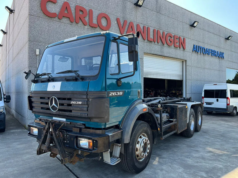 Mercedes-Benz SK 2638 V8 Ex-politie voertuig - משאית הרמת וו: תמונה 1 Mercedes-Benz SK 2638 V8 Ex-politie voertuig - משאית הרמת וו: תמונה 1