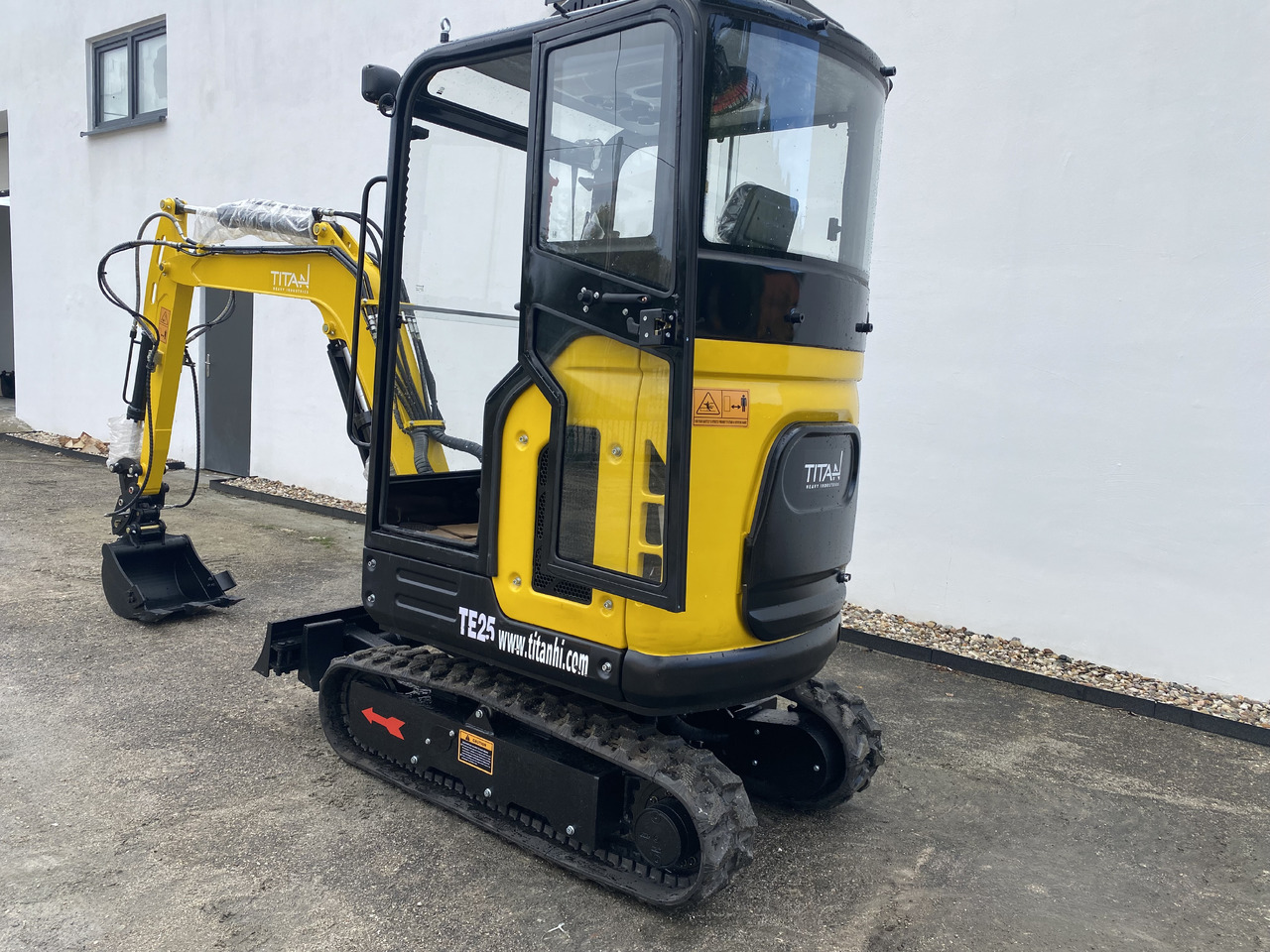 TITAN TE25 - מיני מחפר: תמונה 2 TITAN TE25 - מיני מחפר: תמונה 2