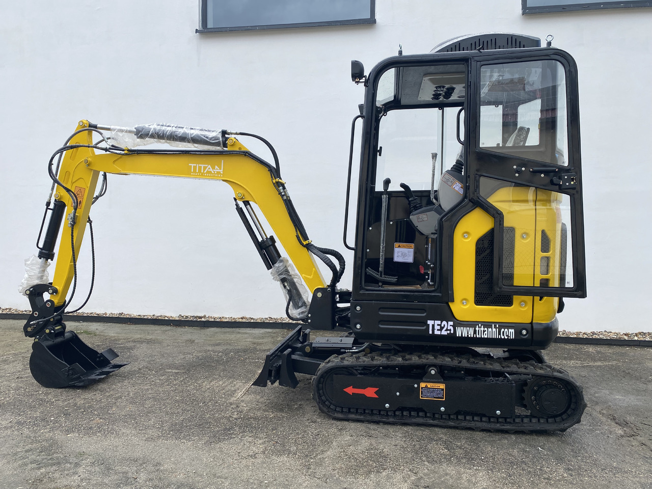 TITAN TE25 - מיני מחפר: תמונה 1 TITAN TE25 - מיני מחפר: תמונה 1
