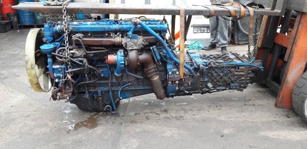 IVECO 8210.42L 420 E2 IVECO EuroTech Magirus - מנוע עבור משאית: תמונה 2 IVECO 8210.42L 420 E2 IVECO EuroTech Magirus - מנוע עבור משאית: תמונה 2