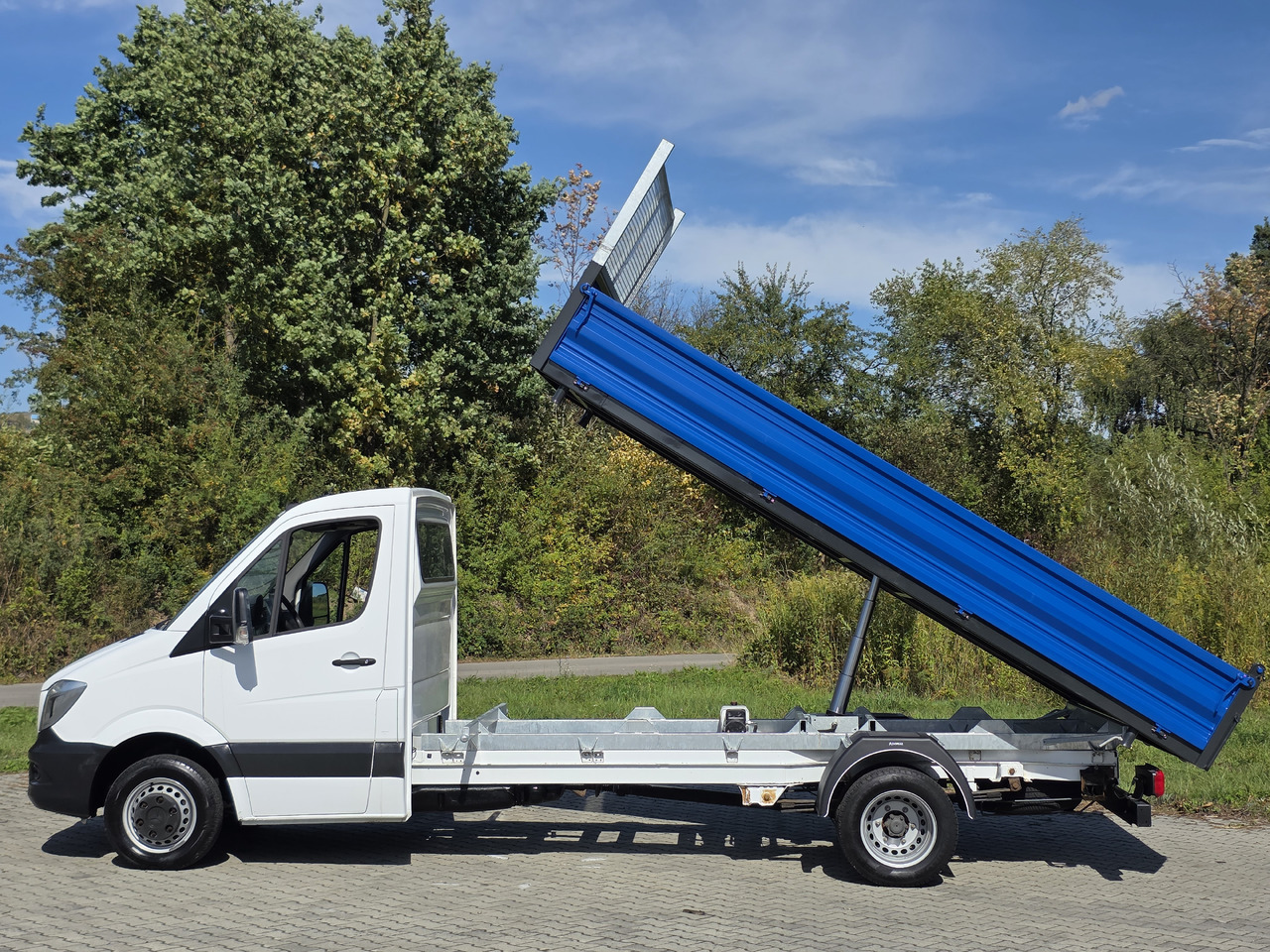 MERCEDES-BENZ Sprinter 419 CDI Wywrotka 4.50 M ! Kiper 3-Stronny ! Klima ! 3.0 CDI * 190 Km ! - כלי רכב מסחרי מזהיר: תמונה 4 MERCEDES-BENZ Sprinter 419 CDI Wywrotka 4.50 M ! Kiper 3-Stronny ! Klima ! 3.0 CDI * 190 Km ! - כלי רכב מסחרי מזהיר: תמונה 4