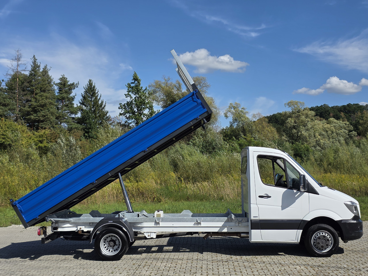 MERCEDES-BENZ Sprinter 419 CDI Wywrotka 4.50 M ! Kiper 3-Stronny ! Klima ! 3.0 CDI * 190 Km ! - כלי רכב מסחרי מזהיר: תמונה 3 MERCEDES-BENZ Sprinter 419 CDI Wywrotka 4.50 M ! Kiper 3-Stronny ! Klima ! 3.0 CDI * 190 Km ! - כלי רכב מסחרי מזהיר: תמונה 3
