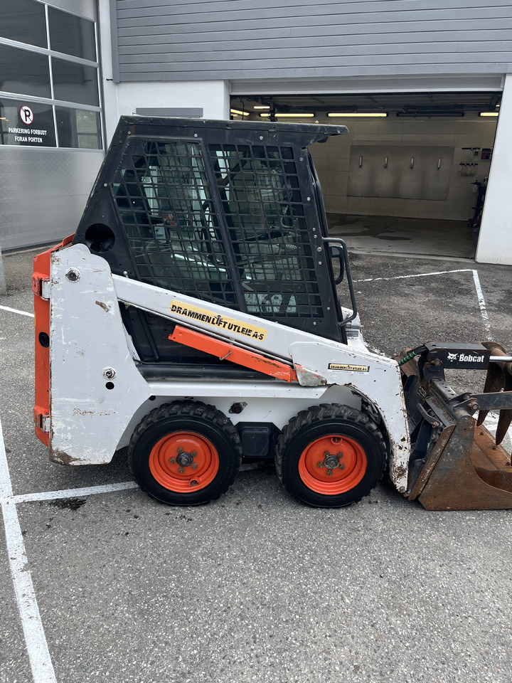 BOBCAT S70 - מעמיס רצועות קומפקטי: תמונה 4 BOBCAT S70 - מעמיס רצועות קומפקטי: תמונה 4
