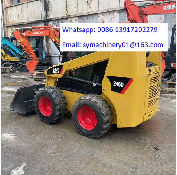 Caterpillar 246D - מעמיס היגוי החלקה: תמונה 2 Caterpillar 246D - מעמיס היגוי החלקה: תמונה 2