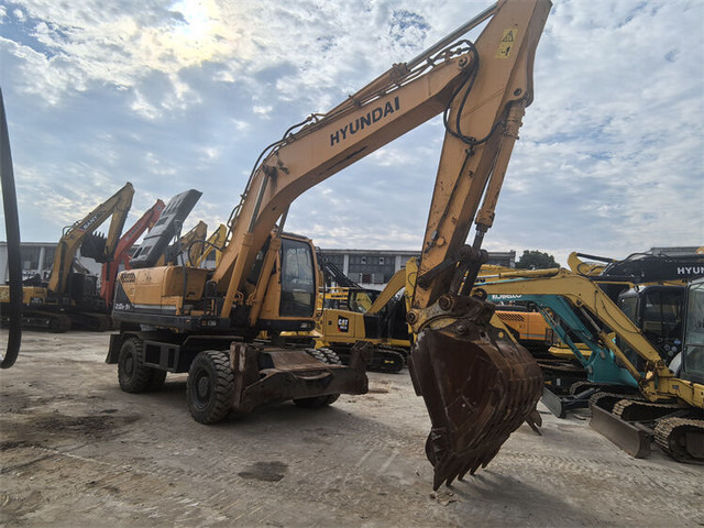 Hyundai R210W-9S - מחפר גלגלים: תמונה 4 Hyundai R210W-9S - מחפר גלגלים: תמונה 4