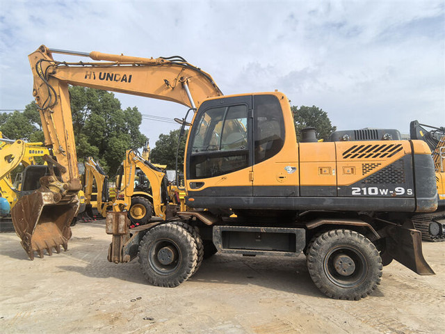 Hyundai R210W-9S - מחפר גלגלים: תמונה 2 Hyundai R210W-9S - מחפר גלגלים: תמונה 2