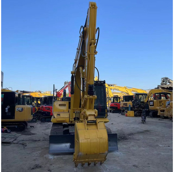 Komatsu PC130 - מחפר סורק: תמונה 2 Komatsu PC130 - מחפר סורק: תמונה 2