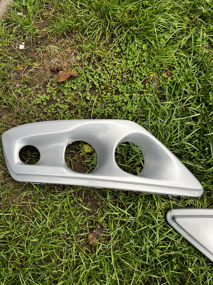 Mercedes-Benz Osłona lamp przód Mercedes Intouro do autobusu Mercedes Intouro - גוף וחלק חיצוני עבור אוטובוס: תמונה 3 Mercedes-Benz Osłona lamp przód Mercedes Intouro do autobusu Mercedes Intouro - גוף וחלק חיצוני עבור אוטובוס: תמונה 3